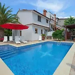 Kascuni A5 Ferienhaus Pula