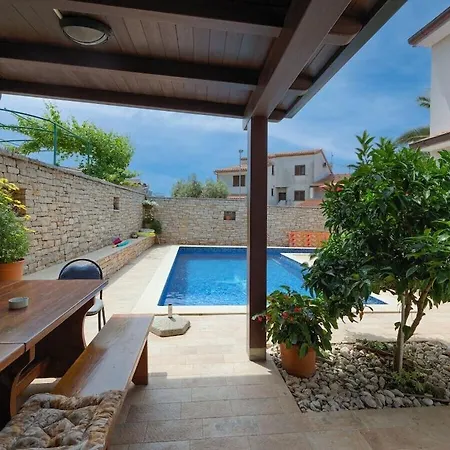 Kascuni A5 Будинок відпочинку Пула